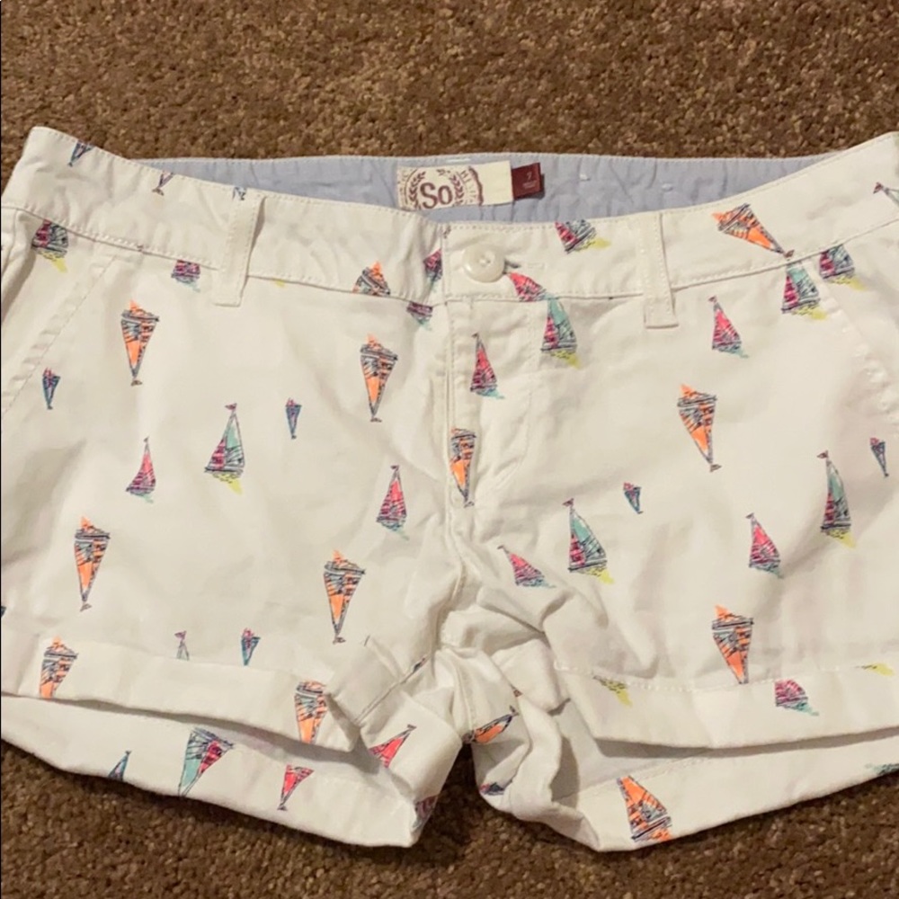 White shorts with sailboats